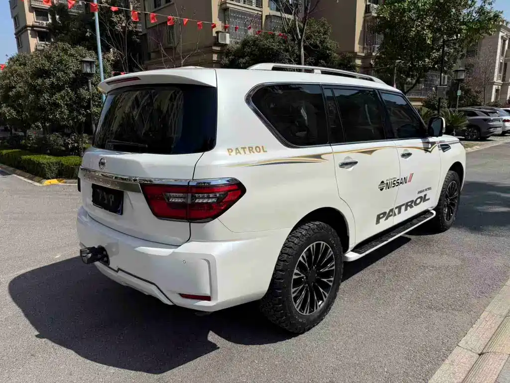 Nissan Patrol — фото 4