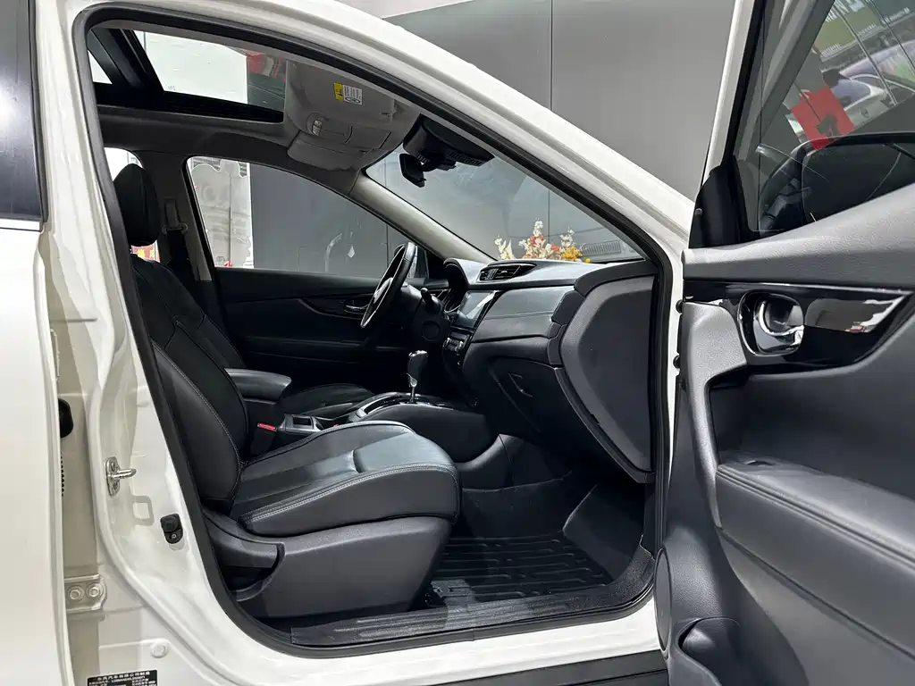 Nissan X-Trail — фото 11