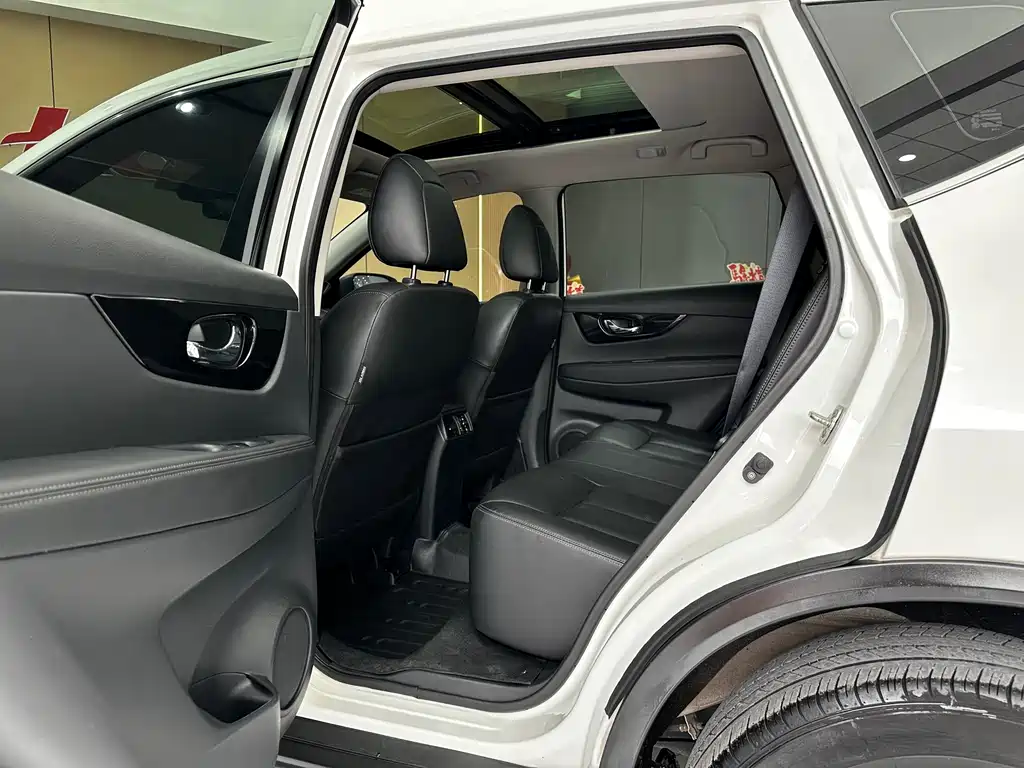 Nissan X-Trail — фото 10