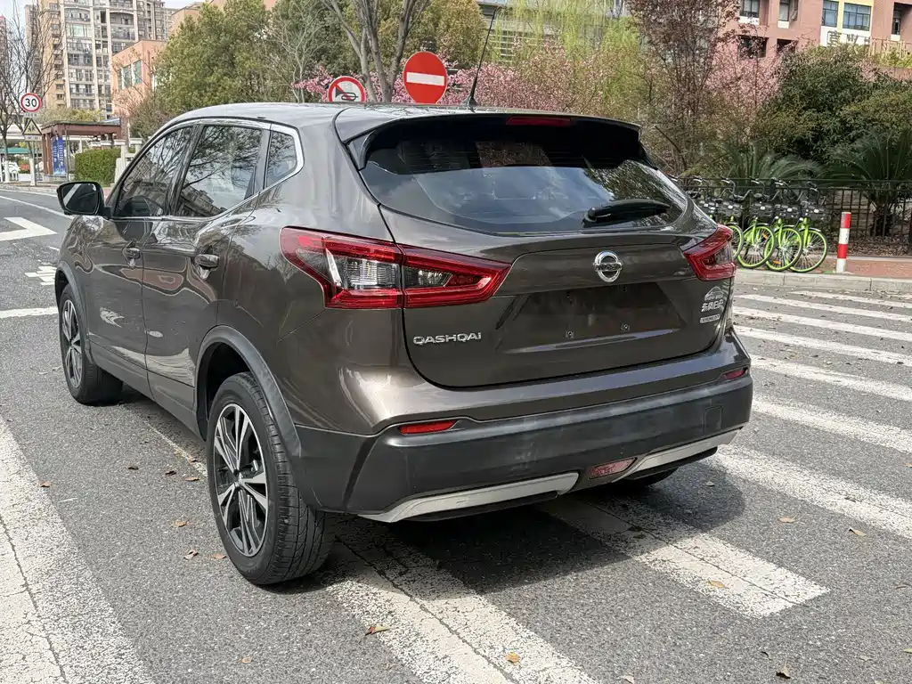 Nissan Qashqai — фото 5