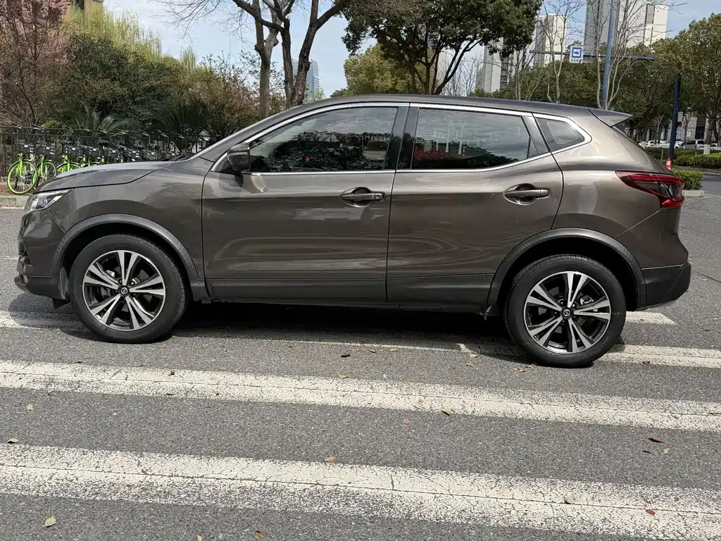 Nissan Qashqai — фото 6