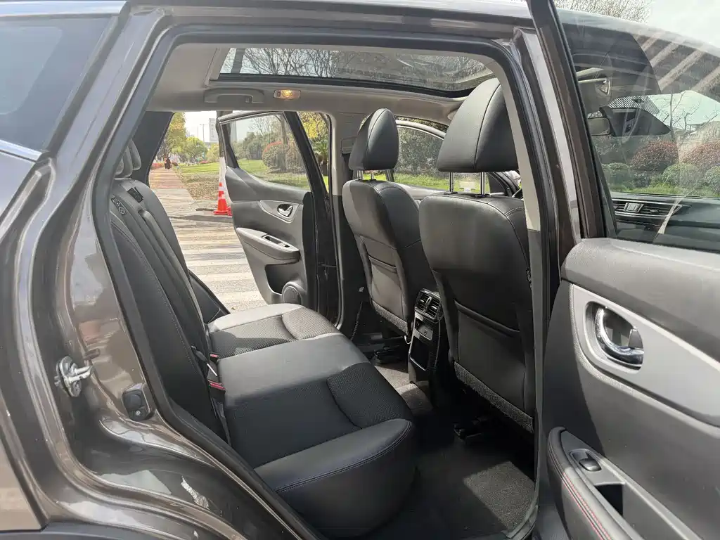 Nissan Qashqai — фото 10