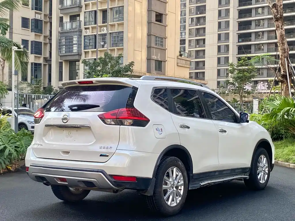 Nissan X-Trail — фото 18