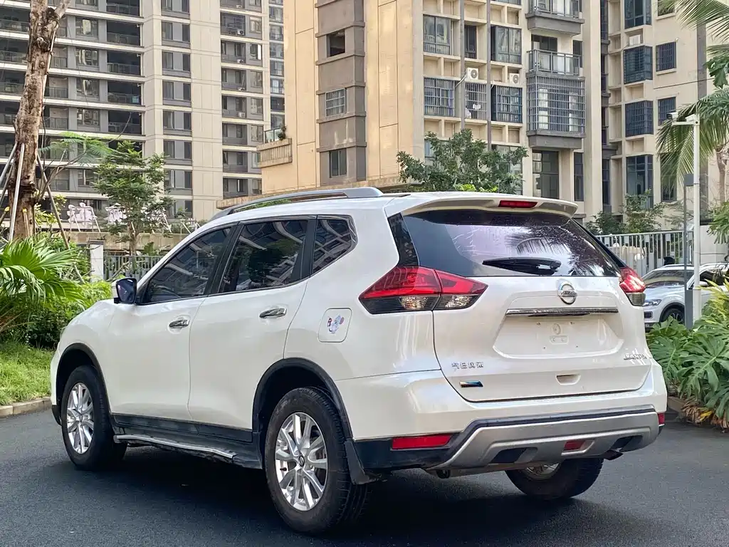 Nissan X-Trail — фото 7