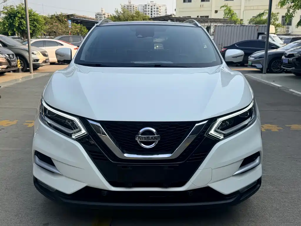 Nissan Qashqai — фото 2