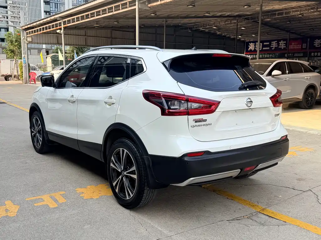 Nissan Qashqai — фото 5