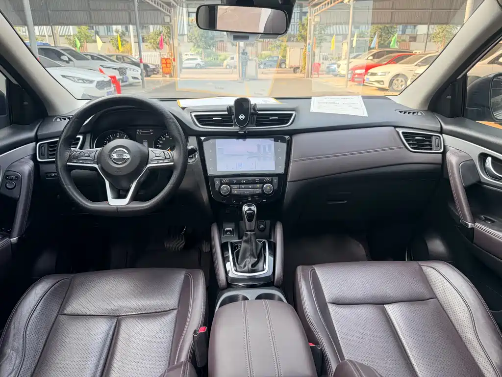 Nissan Qashqai — фото 8