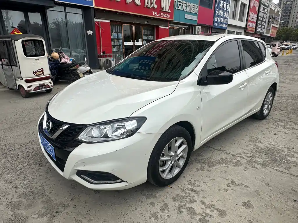 Nissan Tiida — фото 3