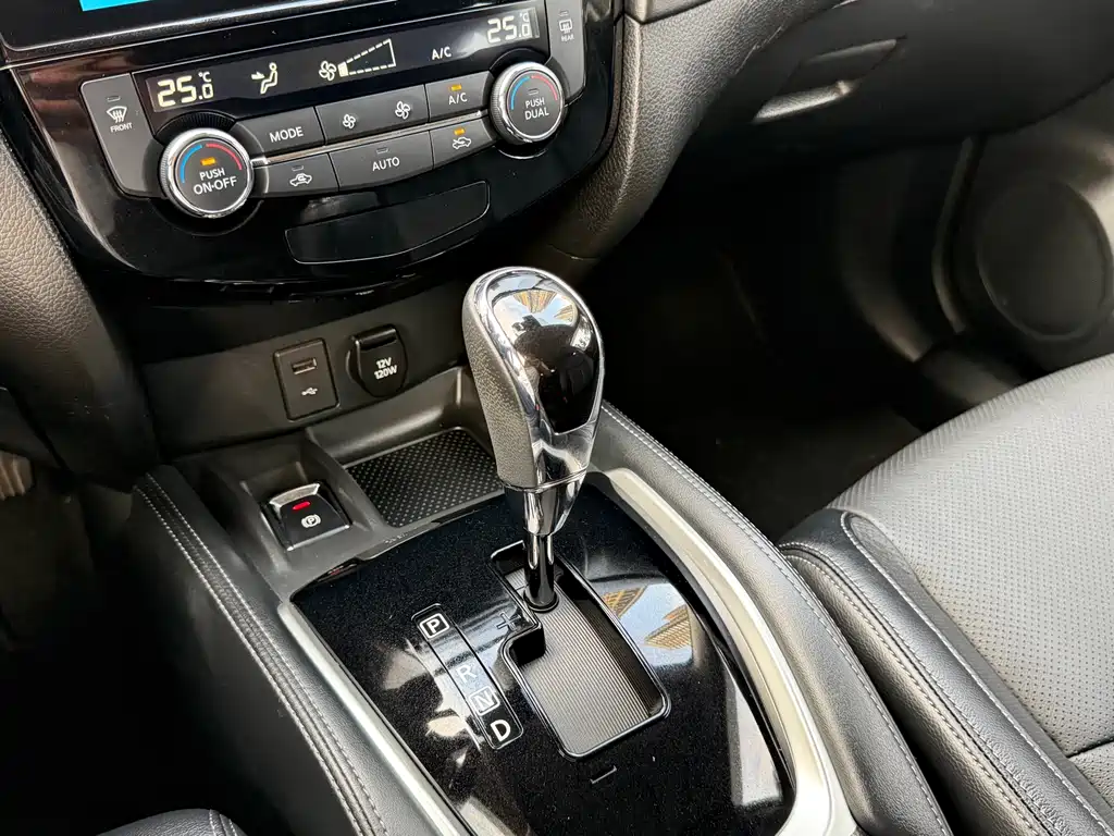 Nissan X-Trail — фото 10