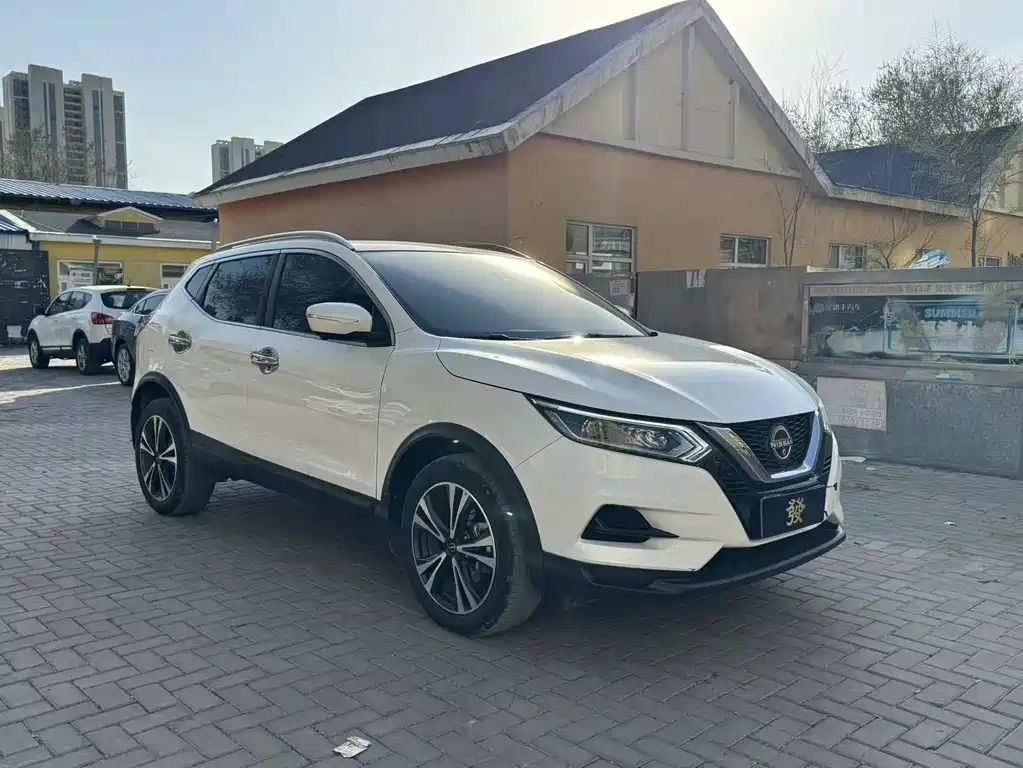 Nissan Qashqai — фото 2