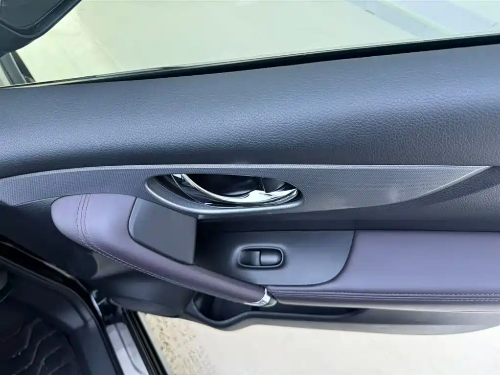 Nissan Qashqai — фото 17