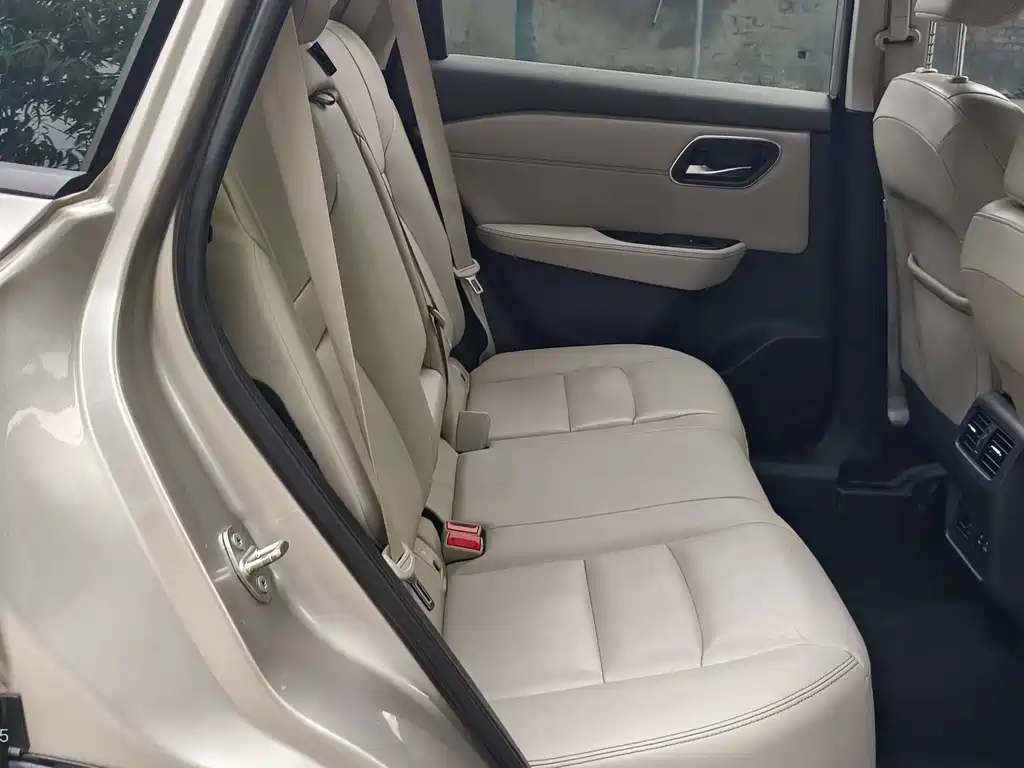 Nissan X-Trail — фото 11