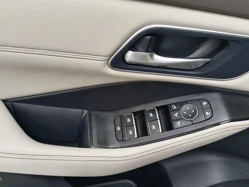 Nissan X-Trail — фото 10