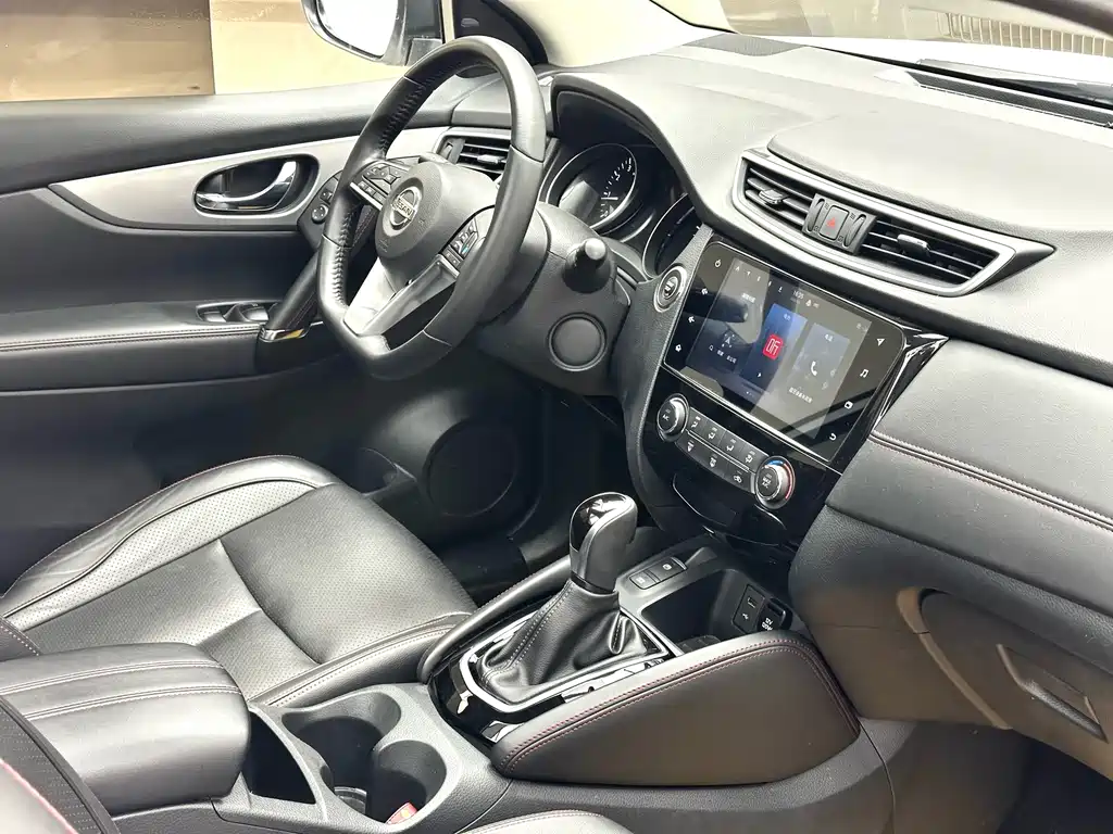 Nissan Qashqai — фото 11