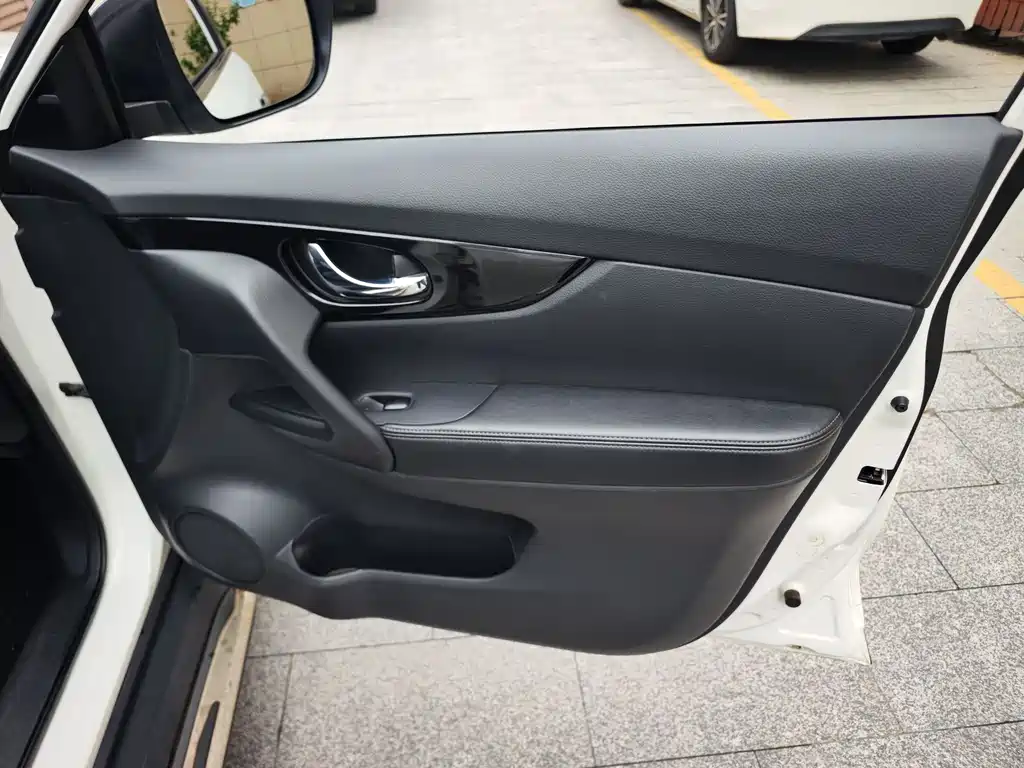 Nissan X-Trail — фото 11
