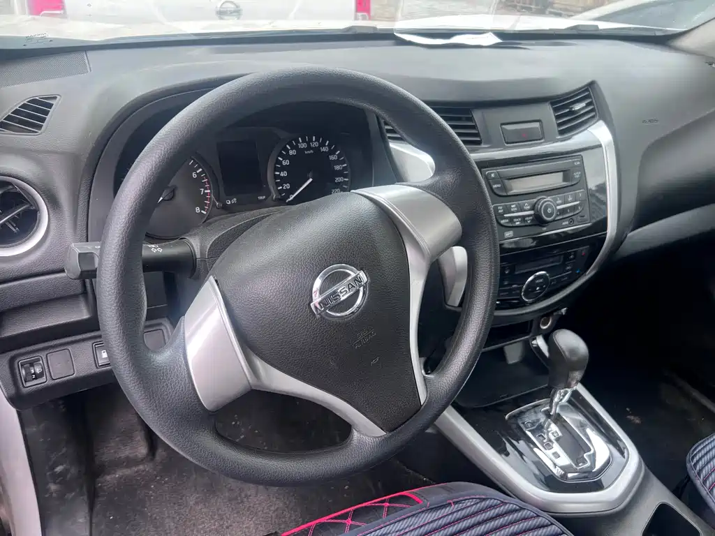 Nissan Navara — фото 11