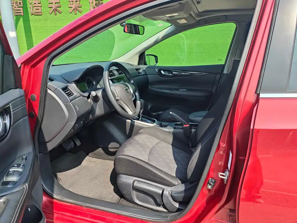 Nissan Tiida — фото 8
