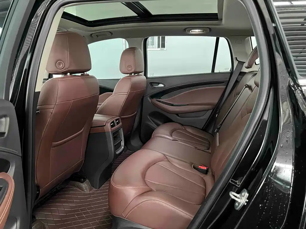 Buick Envision Plus — фото 14