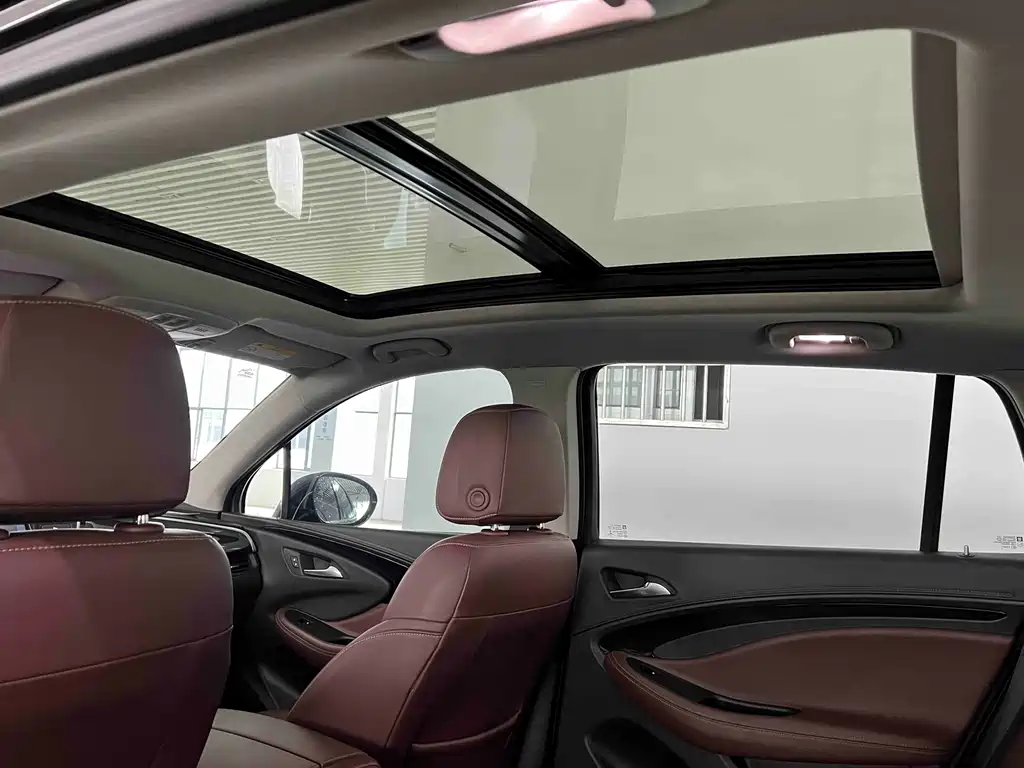 Buick Envision Plus — фото 16