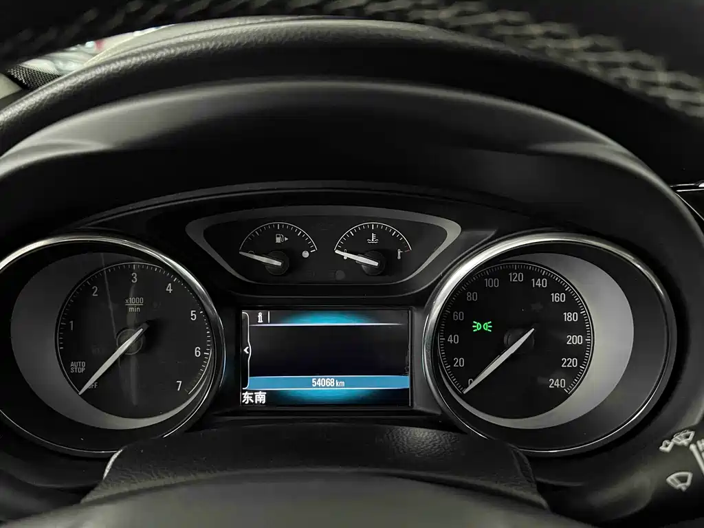 Buick Envision Plus — фото 10