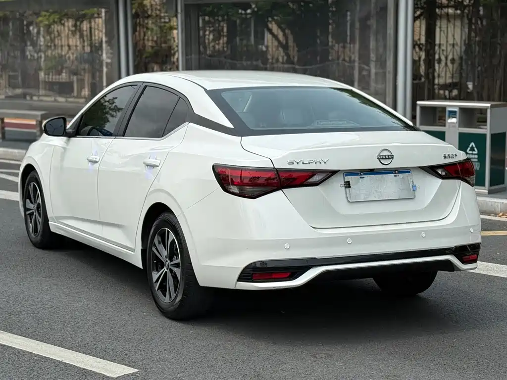 Nissan Sylphy — фото 11