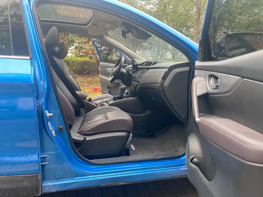 Nissan Qashqai — фото 10