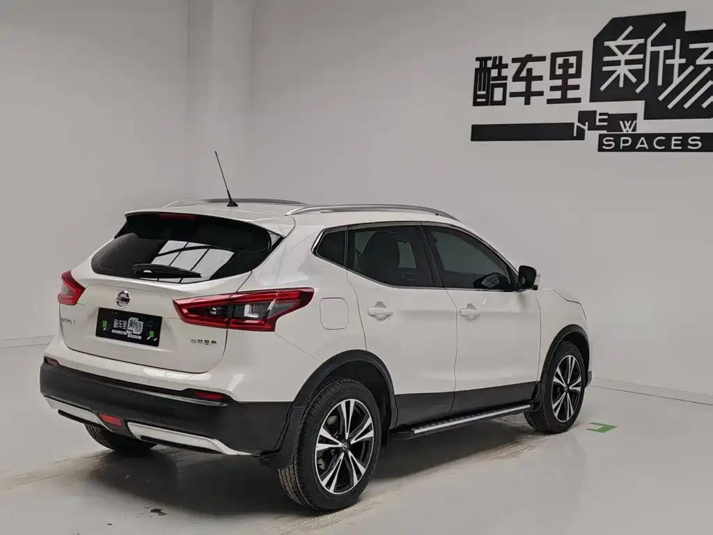 Nissan Qashqai — фото 4