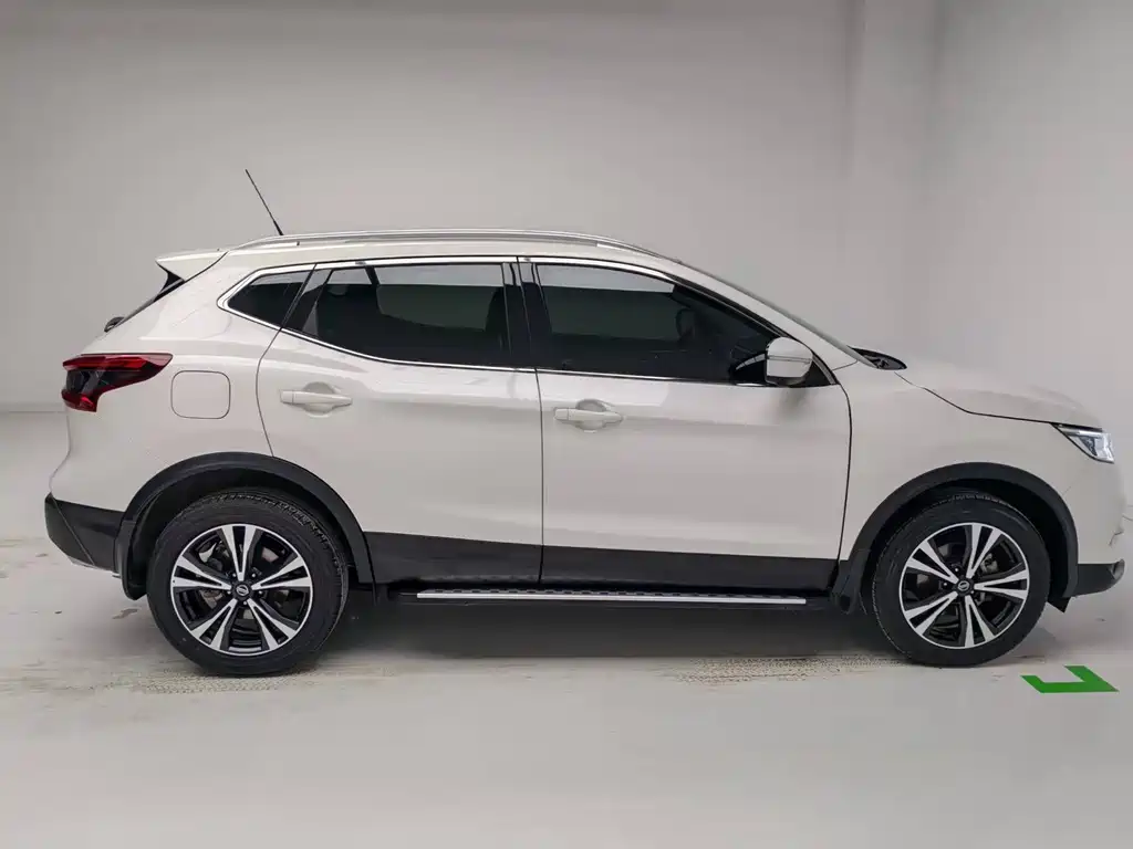 Nissan Qashqai — фото 7