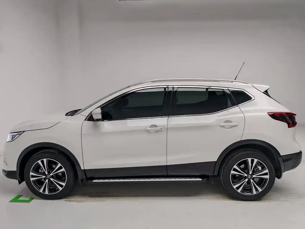 Nissan Qashqai — фото 9