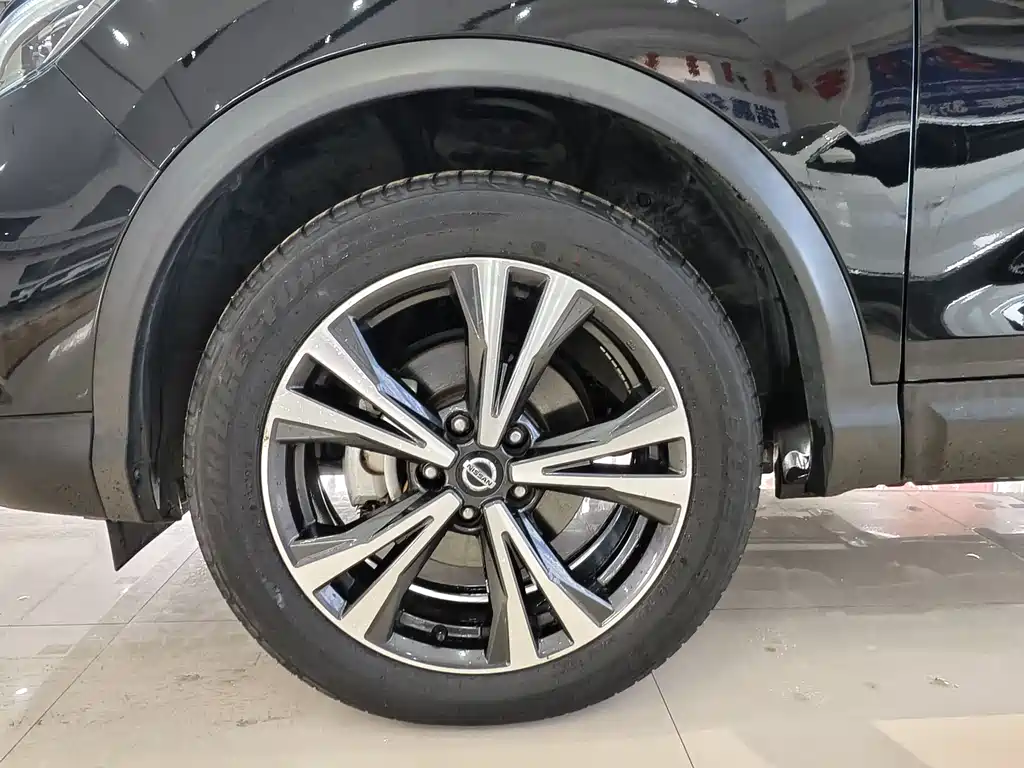 Nissan Qashqai — фото 5