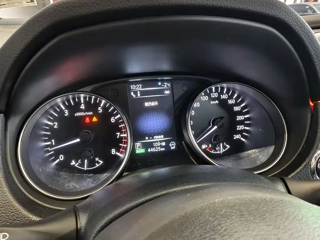 Nissan Qashqai — фото 10