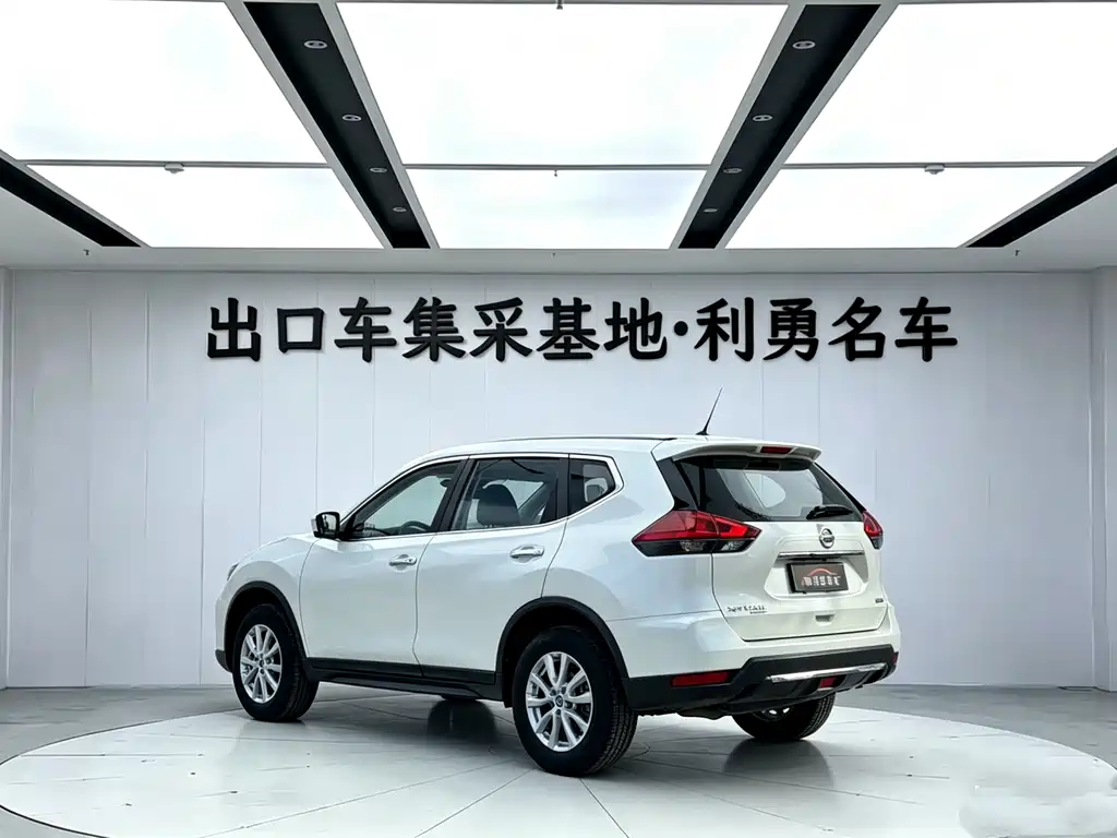 Nissan X-Trail — фото 5