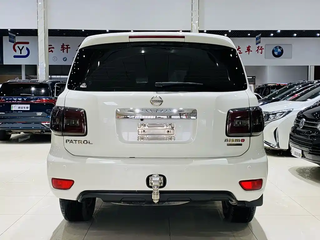 Nissan Patrol — фото 16