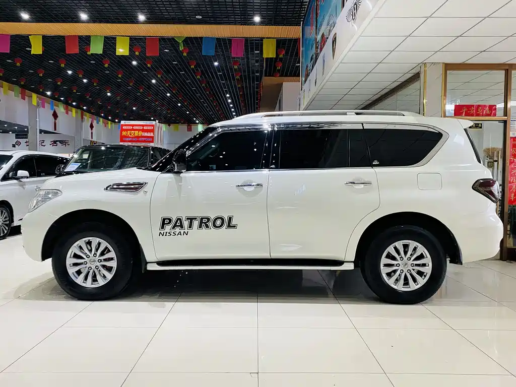 Nissan Patrol — фото 17