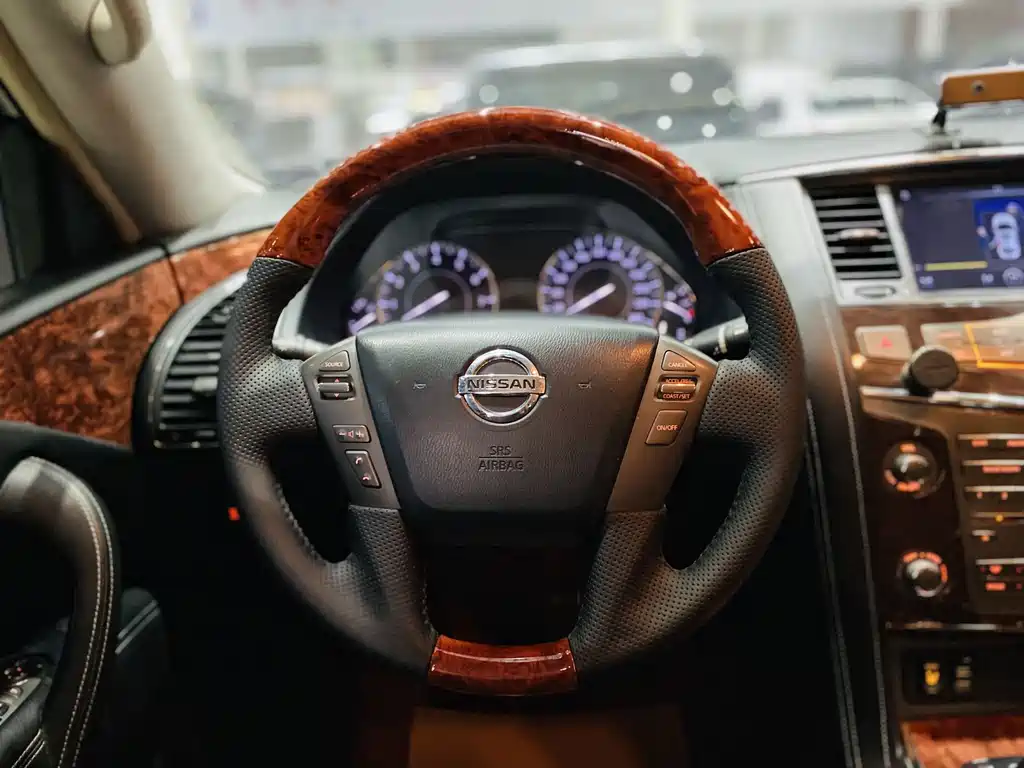 Nissan Patrol — фото 3