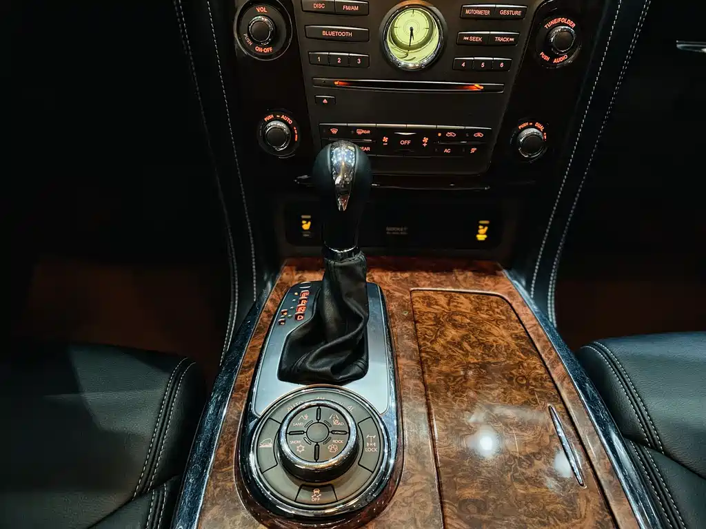 Nissan Patrol — фото 10