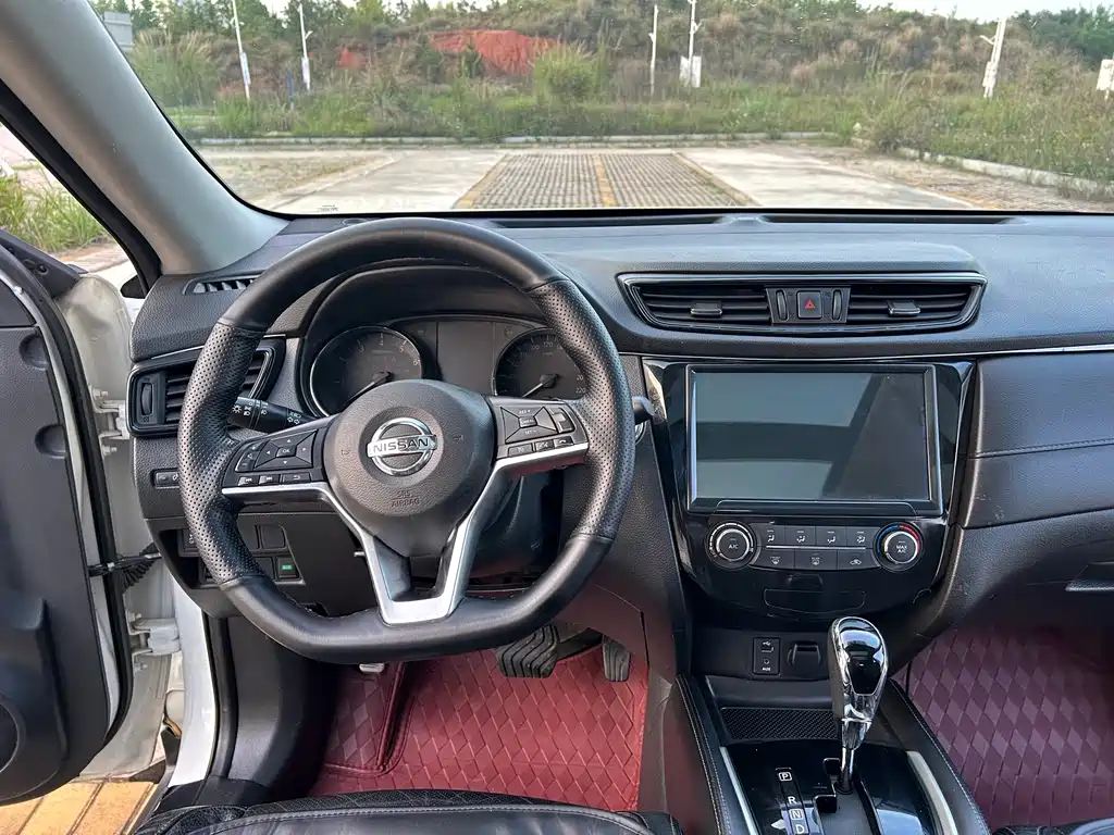 Nissan X-Trail — фото 14