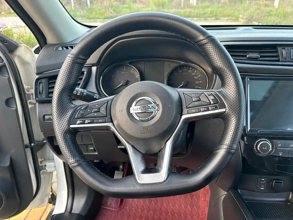 Nissan X-Trail — фото 15