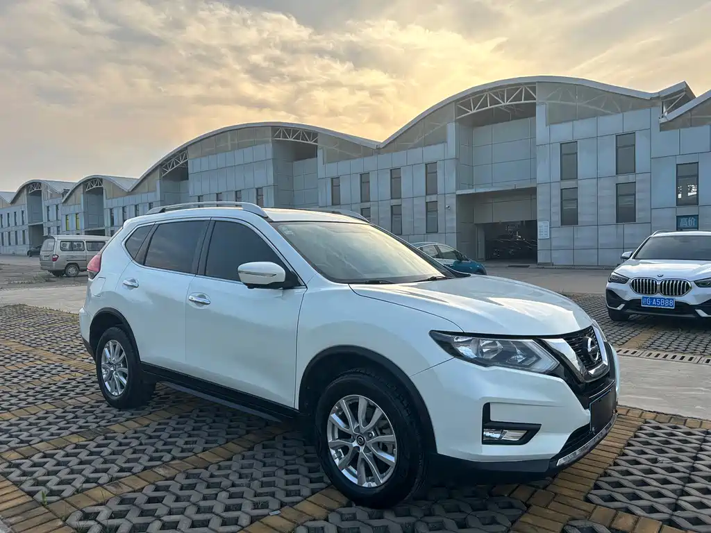 Nissan X-Trail — фото 3