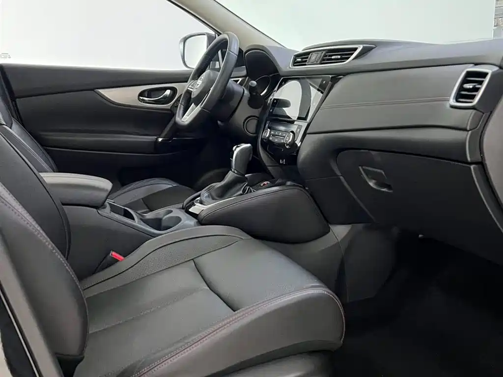 Nissan Qashqai — фото 11