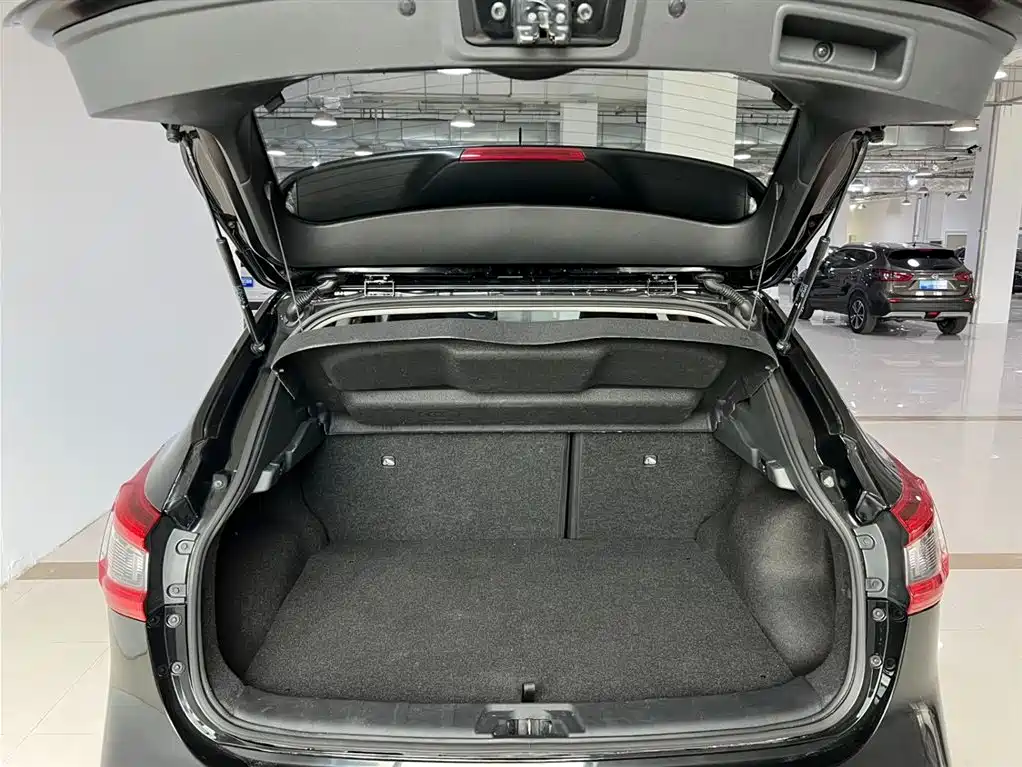 Nissan Qashqai — фото 18
