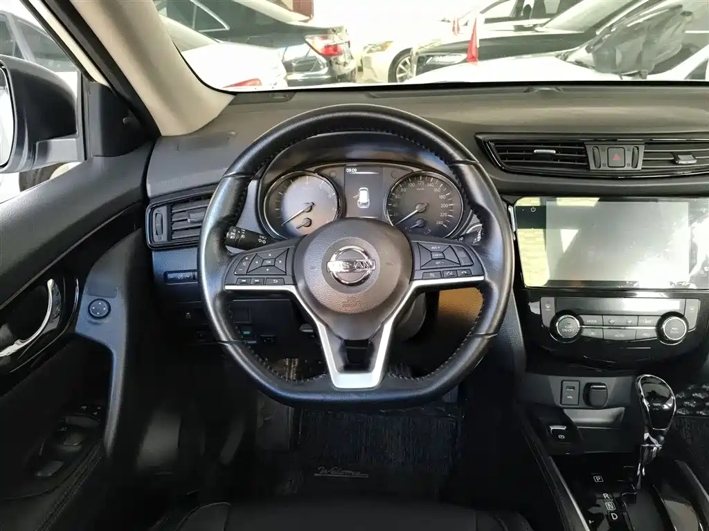Nissan X-Trail — фото 11