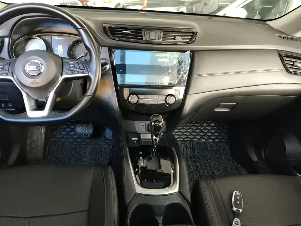 Nissan X-Trail — фото 13