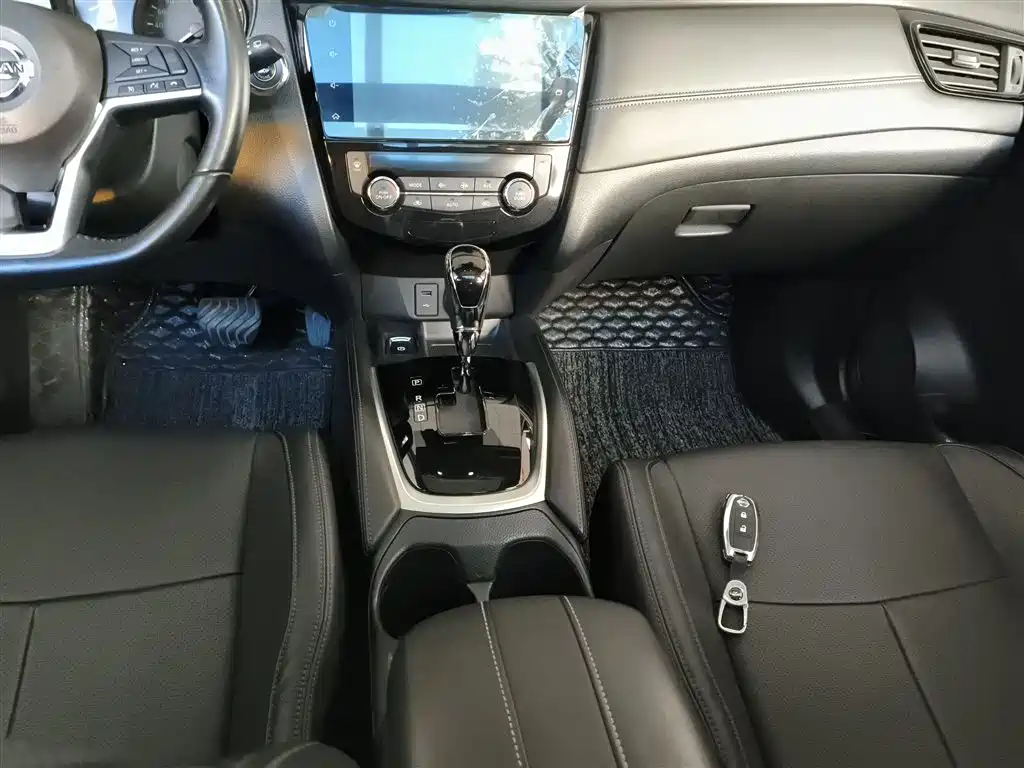 Nissan X-Trail — фото 14