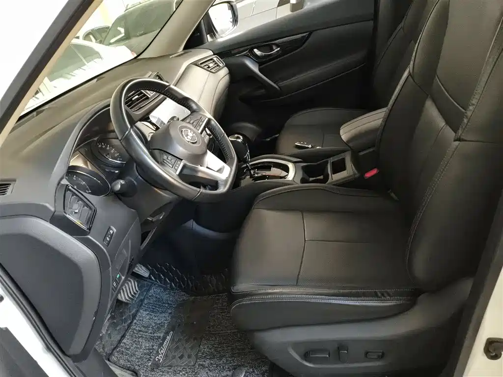 Nissan X-Trail — фото 15
