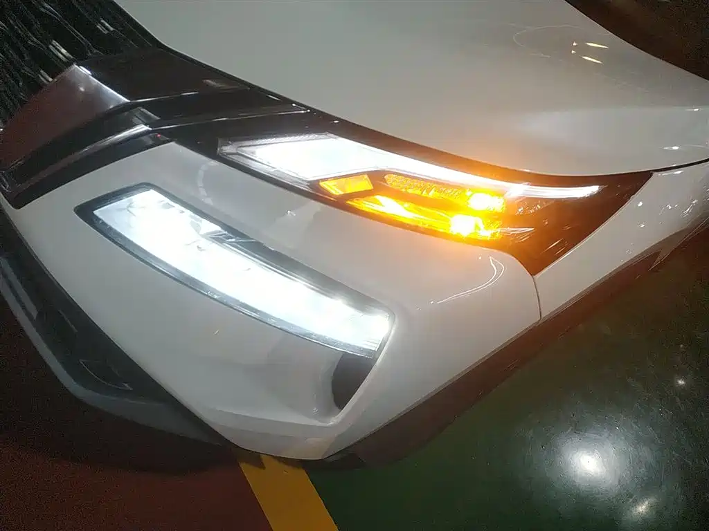 Nissan X-Trail — фото 15