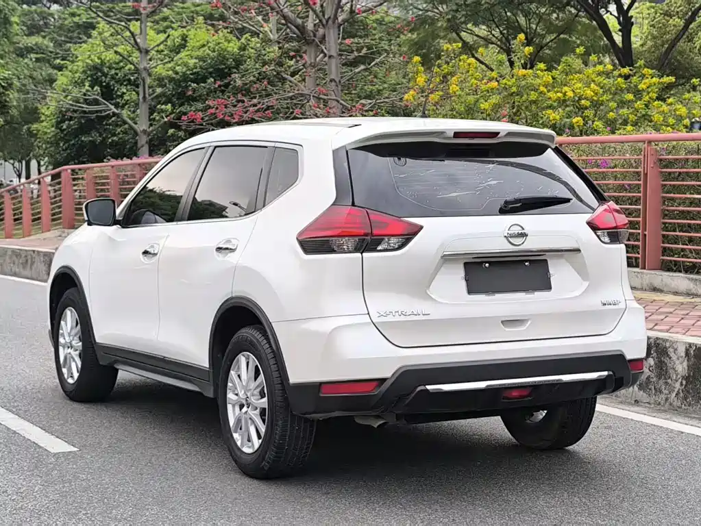 Nissan X-Trail — фото 5