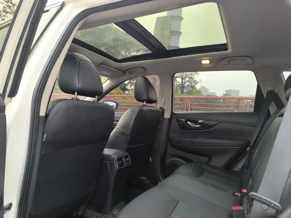 Nissan X-Trail — фото 10