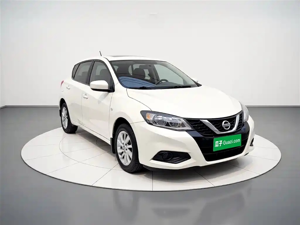 Nissan Tiida — фото 3