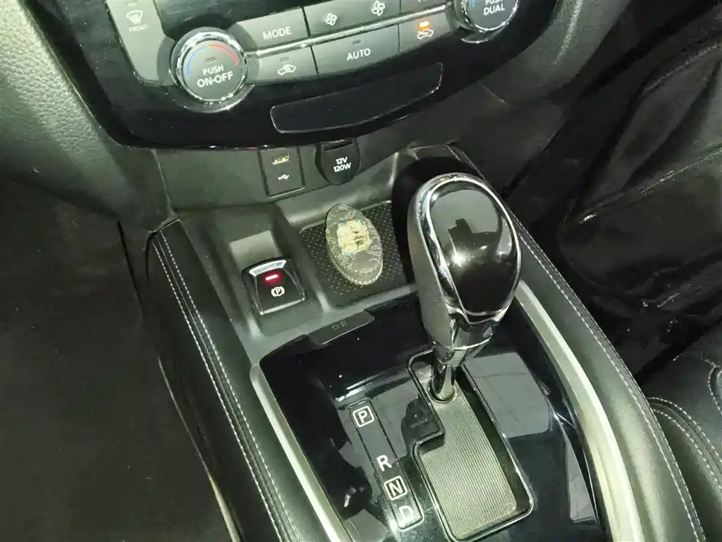Nissan X-Trail — фото 10